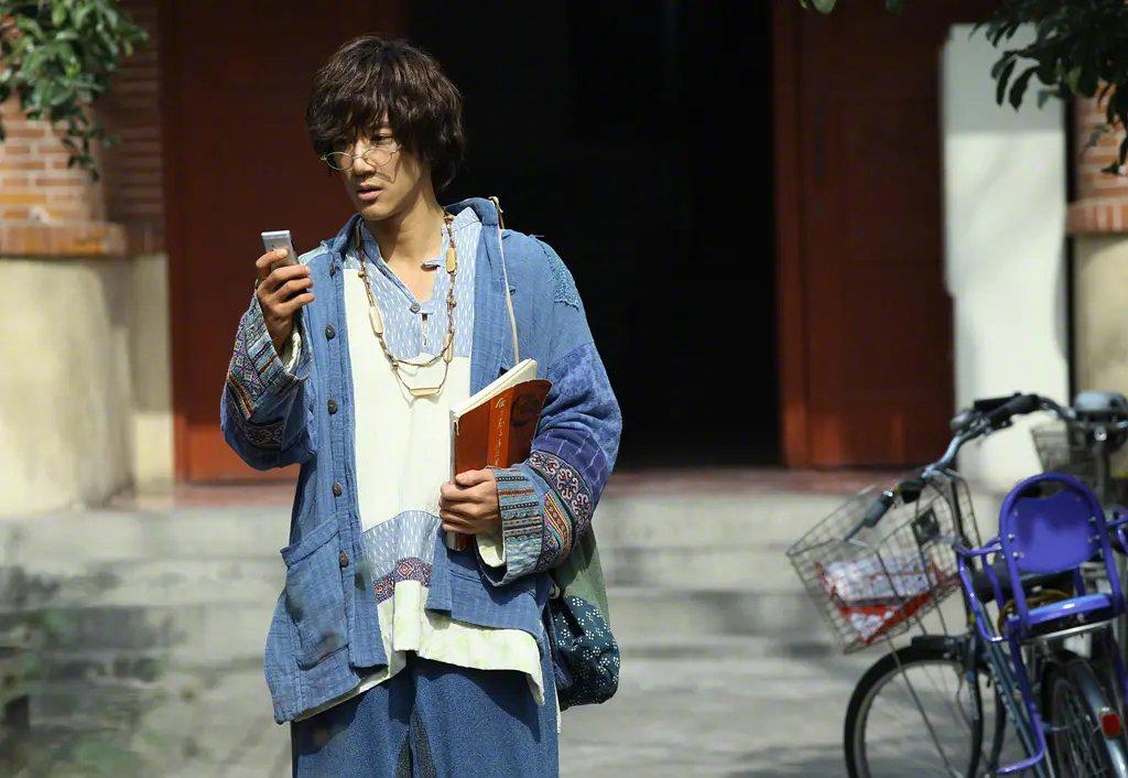 刚刚晒出电影《恋爱通告》的签名版海报