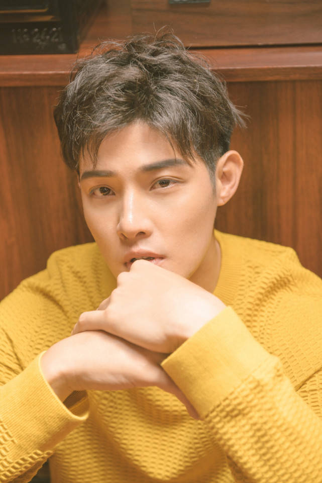 小娘惹的陈锡篮球教练转行演员父亲是娶两妻的老戏骨