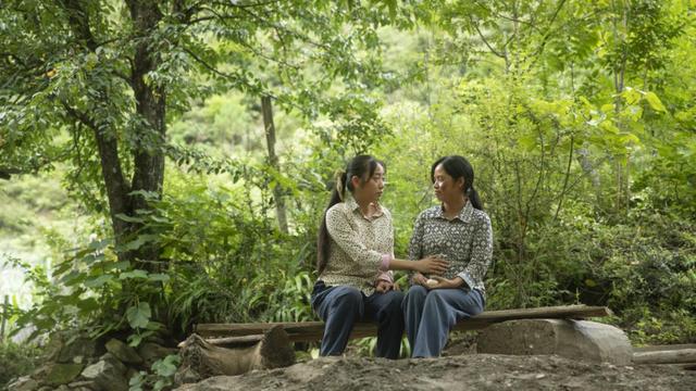 演员杜姚改变以往校园形象出演扶贫电视剧《一步千年