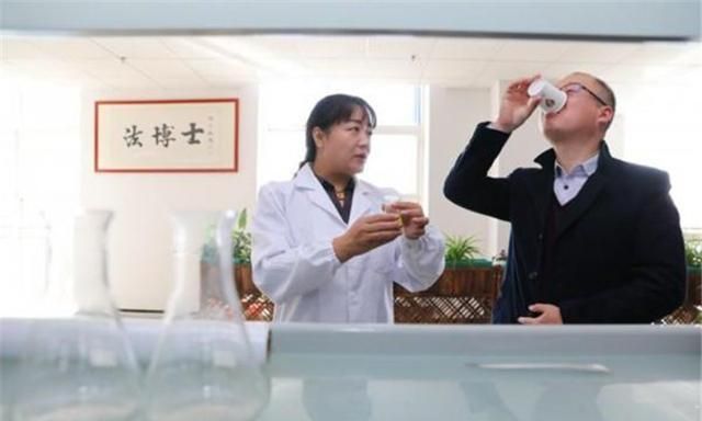 年放弃200万年薪,跑到农村养蚯蚓的女博士,现在怎样了休闲区蓝鸢梦想 - Www.slyday.coM 年放弃200万年薪,跑到农村养蚯蚓的女博士,现在怎样了休闲区蓝鸢梦想 - Www.slyday.coM