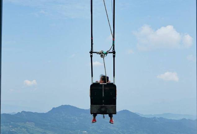 世界最危险的秋千不签生死状不能坐看完后令人大开眼界