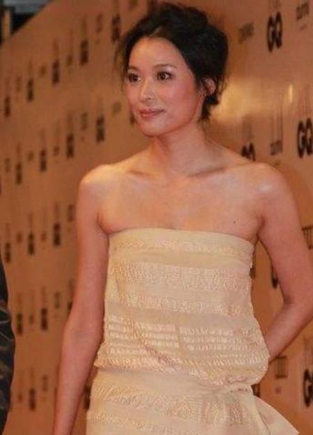 怀念自己的初恋女友包海青,对此有很多人说胡兵真的是一个痴情的人