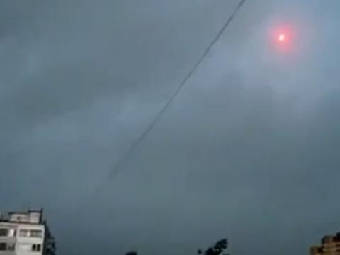 罕见的球状闪电,球状闪电是什么?|球状闪电|假说|屋梁_新浪新闻