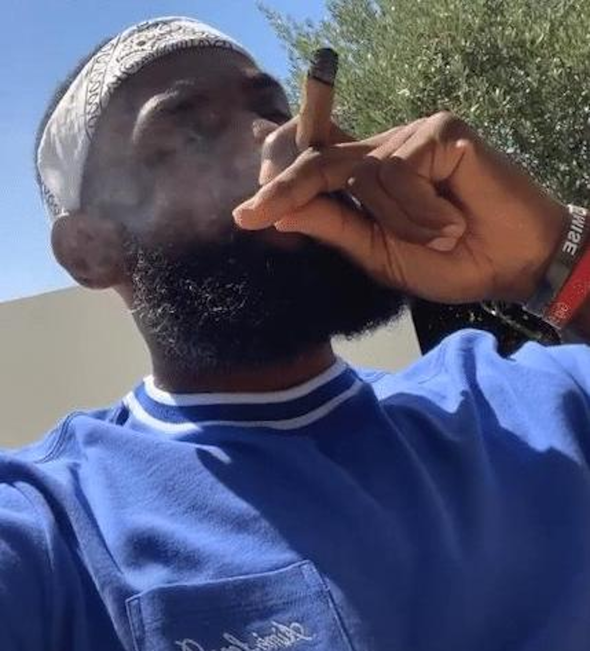 不提倡吸烟 但nba球员吸烟是啥样?乔丹大佬作风 阿杜大不同