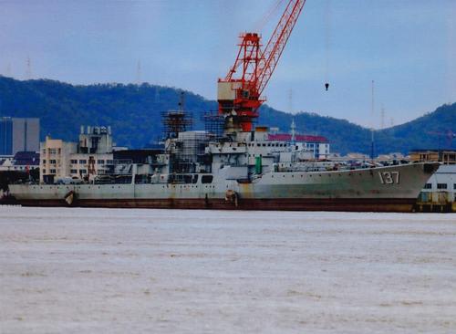 现代级2号舰137福州号改造提升完毕即将重新归建铁拳支队