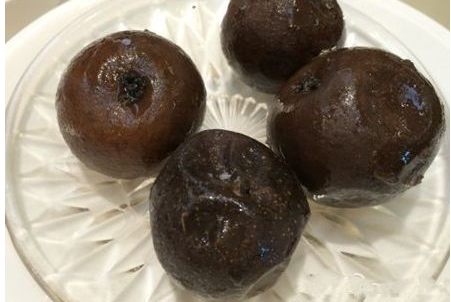 美女网购1箱“东北冻梨”, 吃后愤愤不平给差评, 看到吃法网友笑休闲区蓝鸢梦想 - Www.slyday.coM