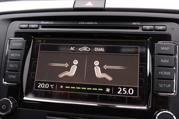 钱得花在刀刃上 不必要的配置一个不买 十几万价格的低配车足够