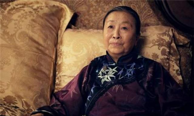 霍白氏由张少华饰演,堪称霍家的女版智多星,许多主意都是她出的