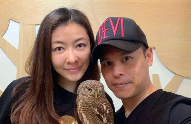 熊黛林近照曝光,为老公庆祝生日,可爱双胞胎也惊喜亮相