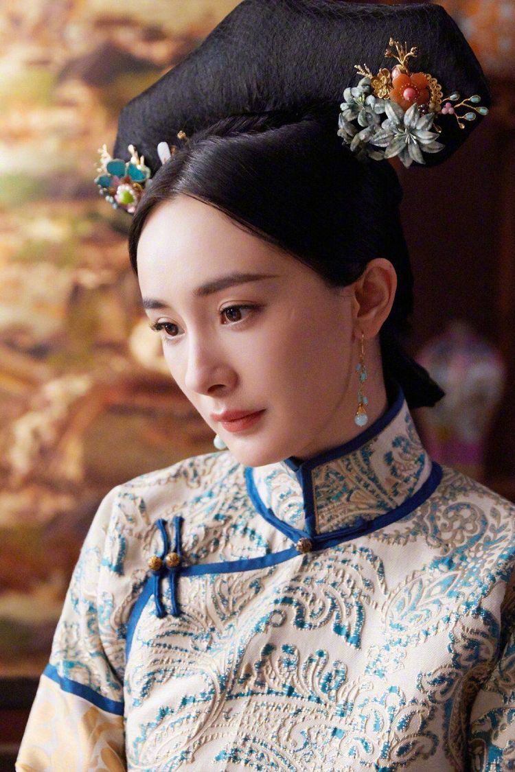 盘点女明星清宫装造型,刘诗诗温婉,张嘉倪美艳,而她最惊艳