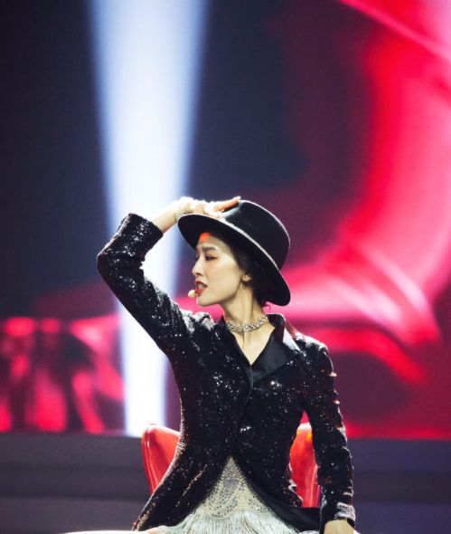 黄圣依舞台solo,能歌善舞的她真的绝了,这样的姐姐你爱了吗?