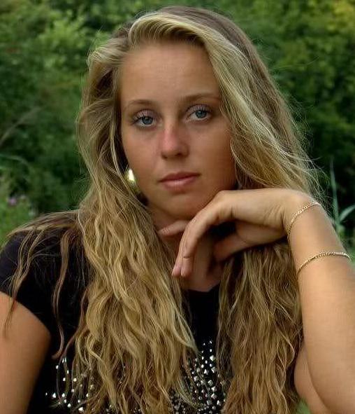 退役后沦为特殊演员,男友为摄像导演|荷兰|费罗娜|退役_新浪新闻