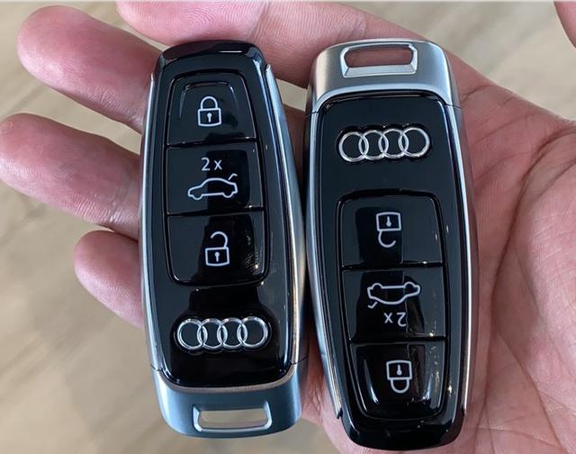110万元买最高配奥迪q8,纳瓦拉蓝,饭局上车主从容掏出两把钥匙