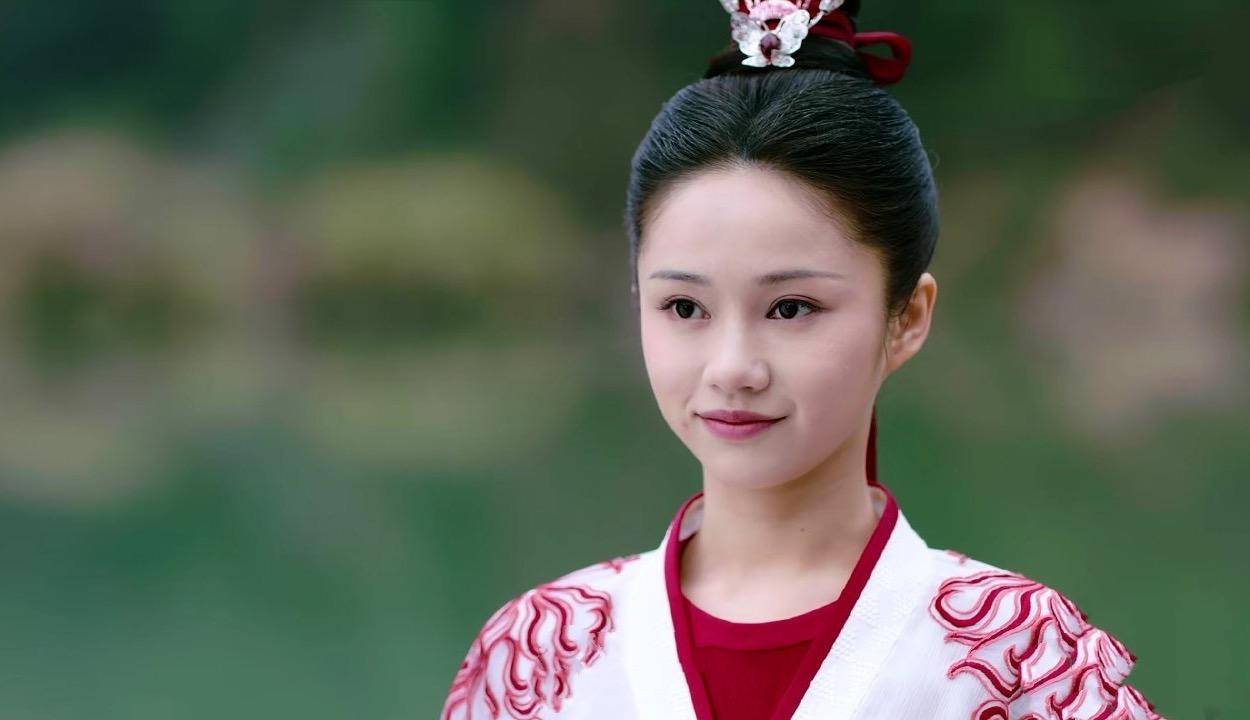 11届快女发展大不同李斯丹妮凭姐姐翻红付梦妮演员路难走