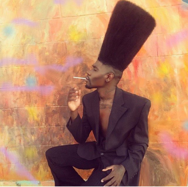 有网友表示实在不理解为什么哈莱姆要留这样的发型,难道他在夏天时不