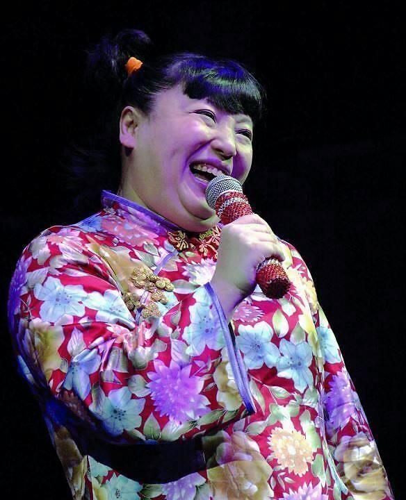 正文       说起喜剧演员何晶晶,湖南人几乎都知道她也很喜欢她.