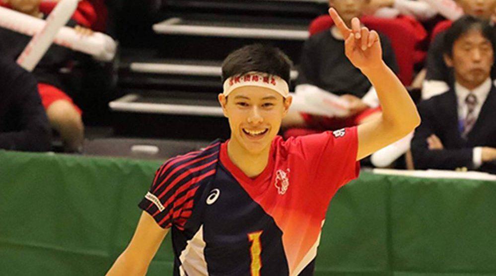 188摸高345,穿正装的小正太啥样?