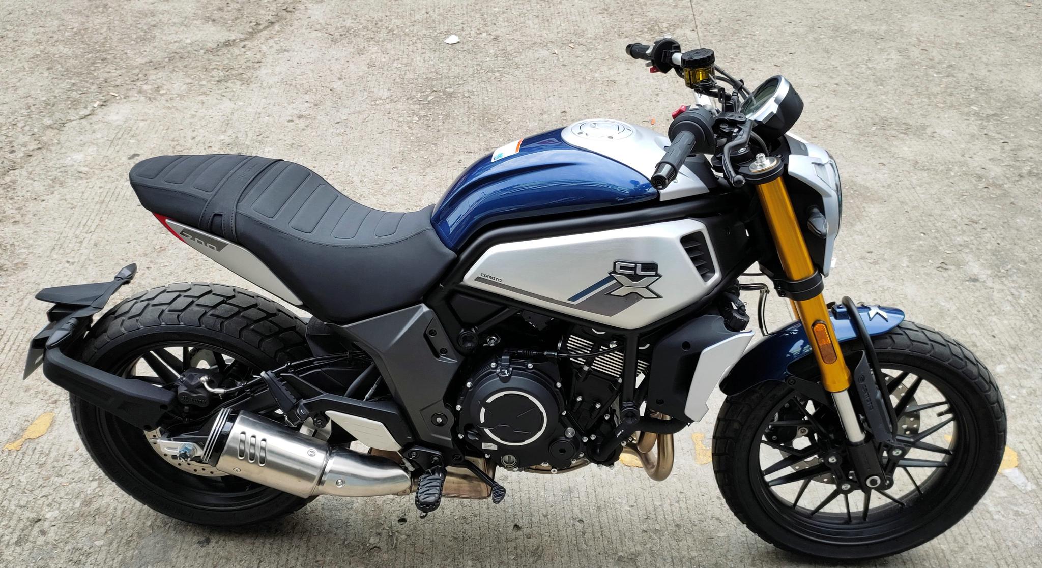 国产复古摩托新标杆春风700clx到店实拍