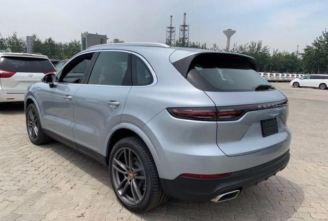 2020款保时捷卡宴3.0波尔多红内 带你围观卡宴的自我进化