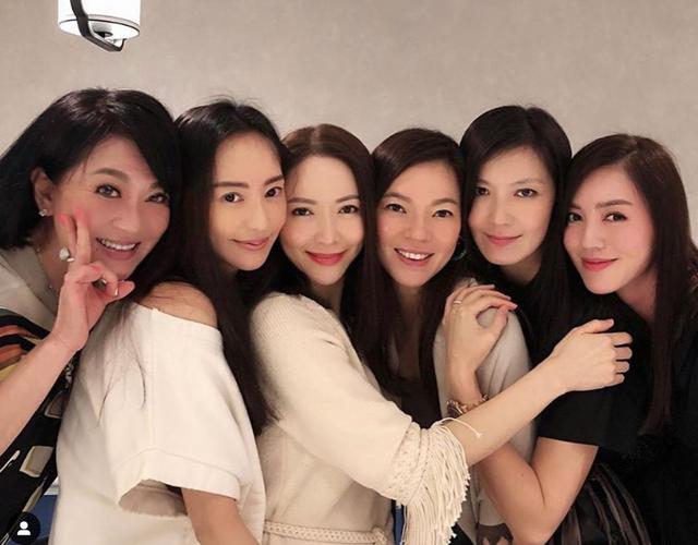 林熙蕾与名媛聚会同框比美女神不敢秀美腿被众阔太艳压