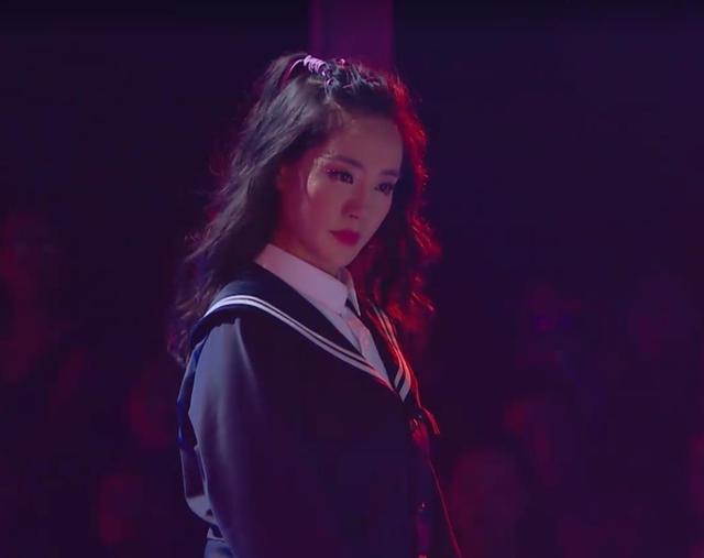 王霏霏劈叉动作撞车王智,王智都看懵|孟佳|王智|一剪梅_新浪新闻