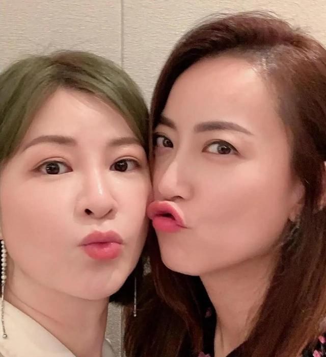 霍汶希杜华合体杜华妄穿荧光绿争相斗艳奈何气质这东西学不来