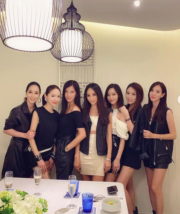 林熙蕾与名媛聚会同框比美女神不敢秀美腿被众阔太艳压