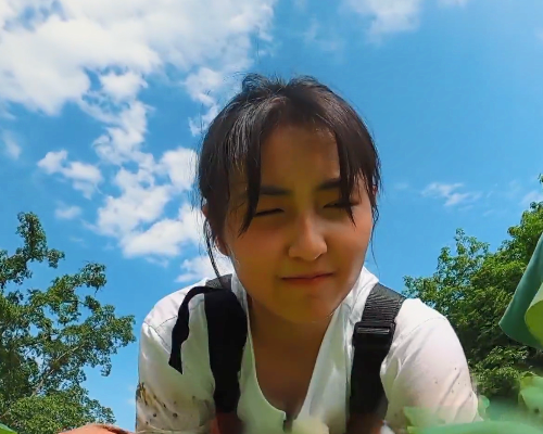 子枫站在摄像机前挖藕,真当观众看不见|摄像机|张子枫|莲藕_新浪新闻