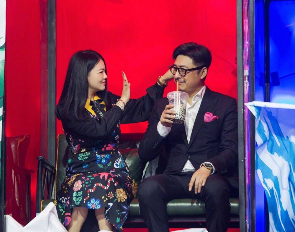 李湘|王岳伦就与女子举止亲密道歉 希望得到家人原谅表示自己会戒酒