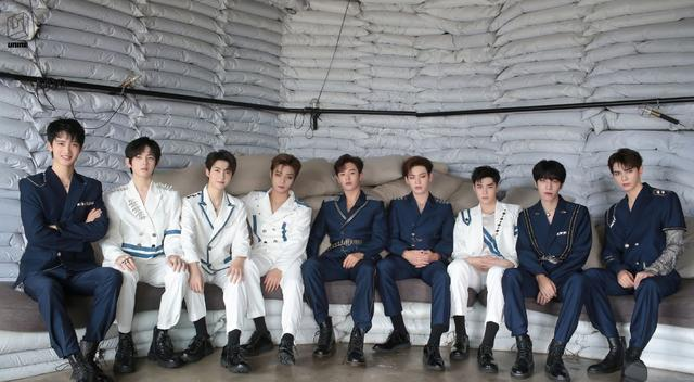 unine舞台张力不够,仅李汶翰一人开麦,对口型刀群舞