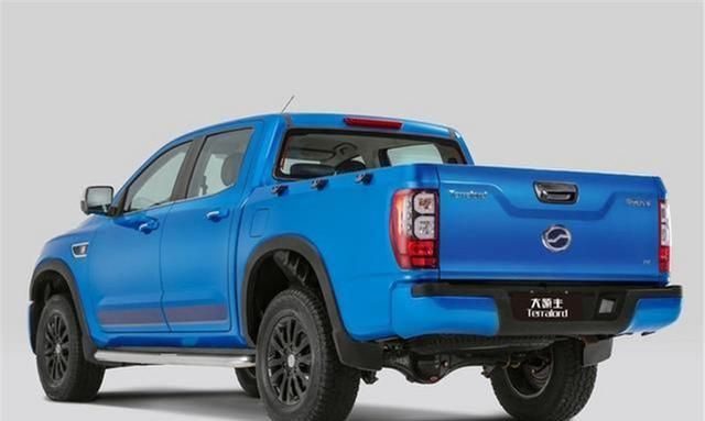 "国产坦途"上市!2.4t 6mt 分时四驱,14万带回家