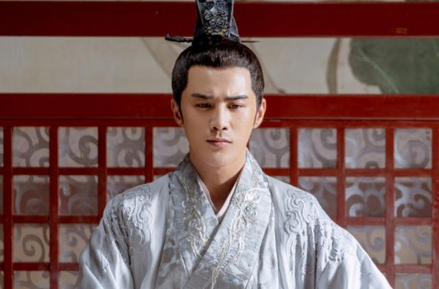 《女世子》开播,以为姜潮够帅了,看到女主尤靖茹扮相,爱了爱了