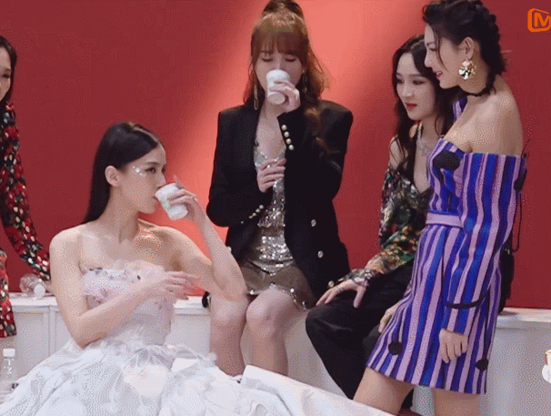 “皇族”黄圣依被淘汰？节目恶意剪辑导致口碑崩坏，只为给她铺路休闲区蓝鸢梦想 - Www.slyday.coM