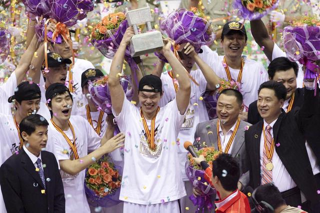 十冠王传奇的背后广东宏远冠军之路