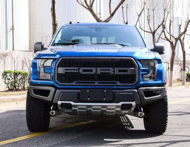 纯国产"猛禽"皮卡亮相,搭载2.5t柴油配8at,福田这次努力了