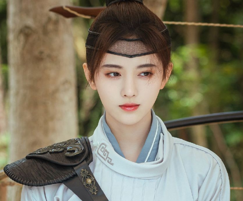 扮男装都很不走心,几乎都是一眼就能看出是女生,而鞠婧祎这次就更夸张