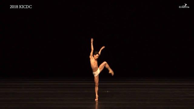 男子现代舞独舞 流动的素描题材 舞者:韩国 - 尹赫重 90