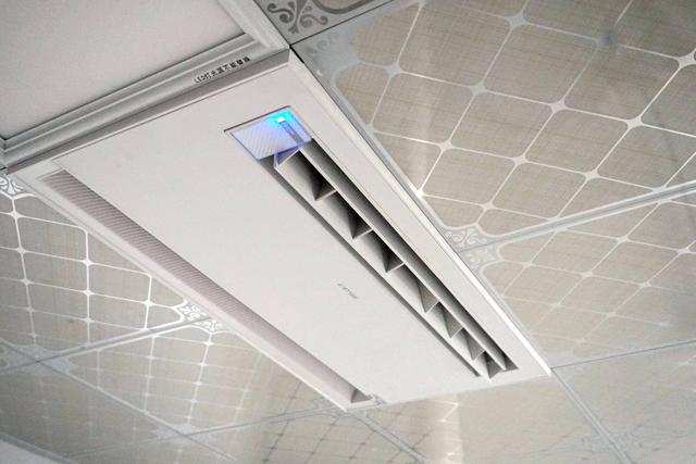 洗了二十多年澡,头一次用上浴室空调,让我感觉真没白买