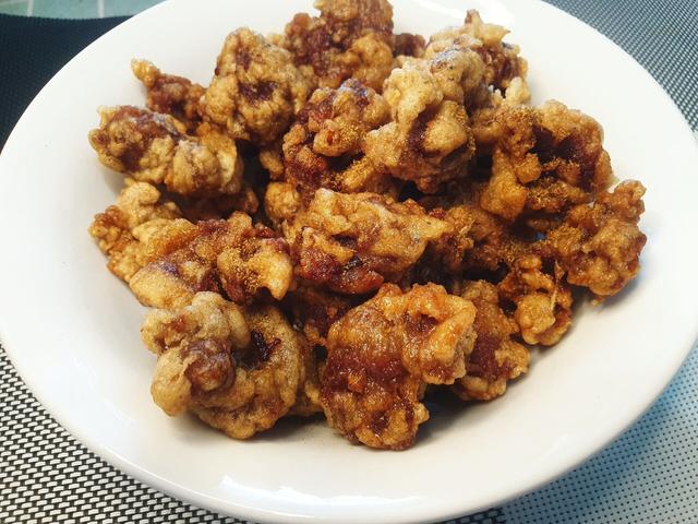 给大家分享一道香酥小牛肉,简单易学,外酥里嫩嘎嘣脆|酥肉|红薯粉|水