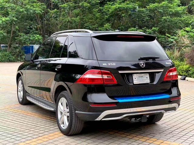 实拍奔驰ml350仅售17万,优雅中不失端庄,卓然不凡的名门气质