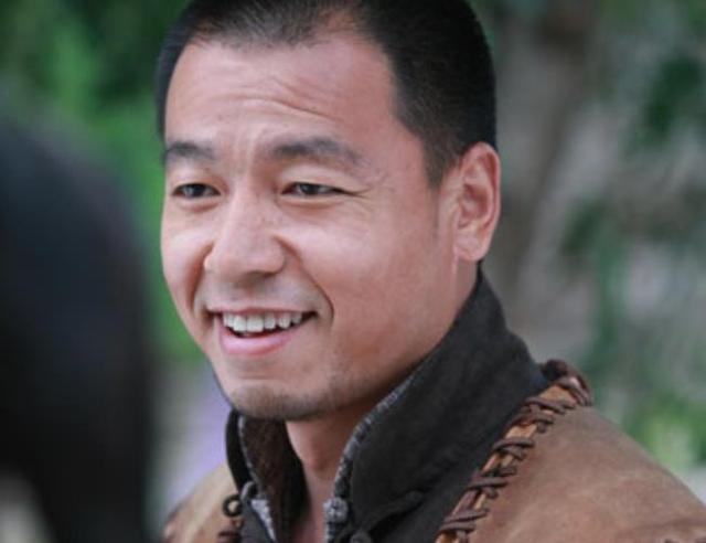 走红,为拍戏不惜与父亲断绝关系,娶了塞娅公主|王挺|塞娅|重案六组