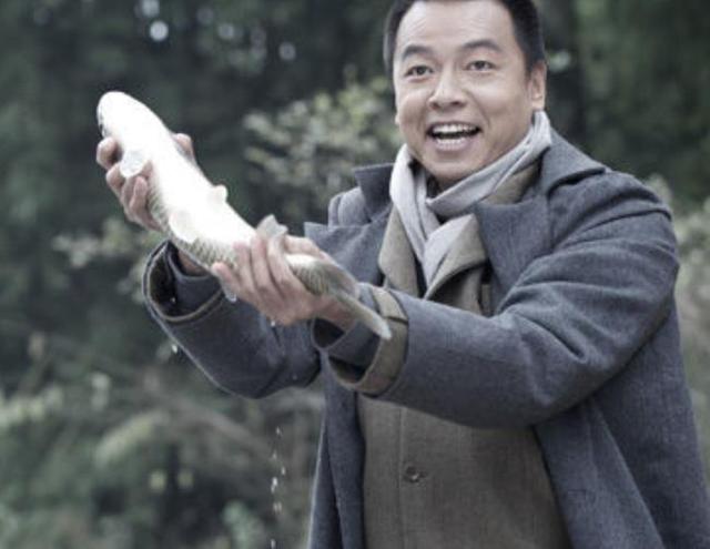 走红,为拍戏不惜与父亲断绝关系,娶了塞娅公主|王挺|塞娅|重案六组