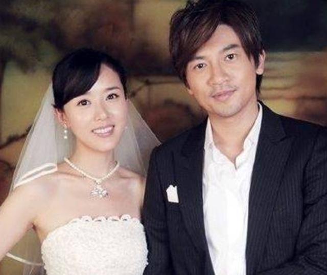 而在林心如以及赵薇结婚之后,对于苏有朋的感情,很多网友都是猜测纷纷