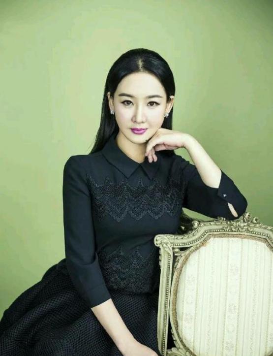 50岁买红妹近照模样大变面部僵硬难认出与孙楠离婚后事业大好