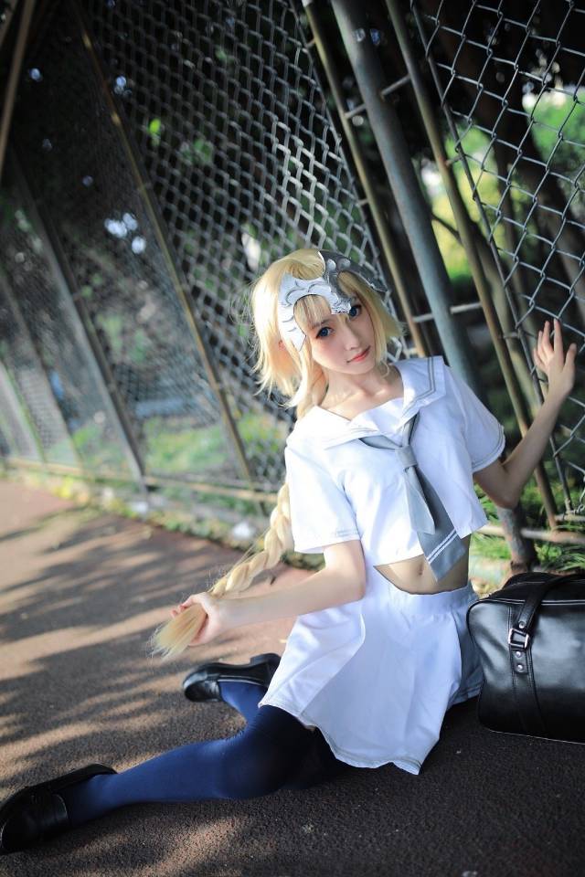 fgo贞德cos,腿袜过膝长辫及腰的jk圣女,想跟村姑当高中同桌!