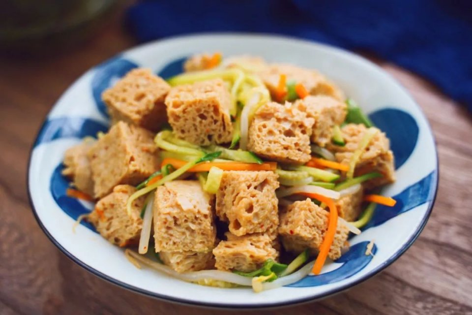 麻酱汁凉拌面筋来一份清清爽爽下饭下酒的好菜