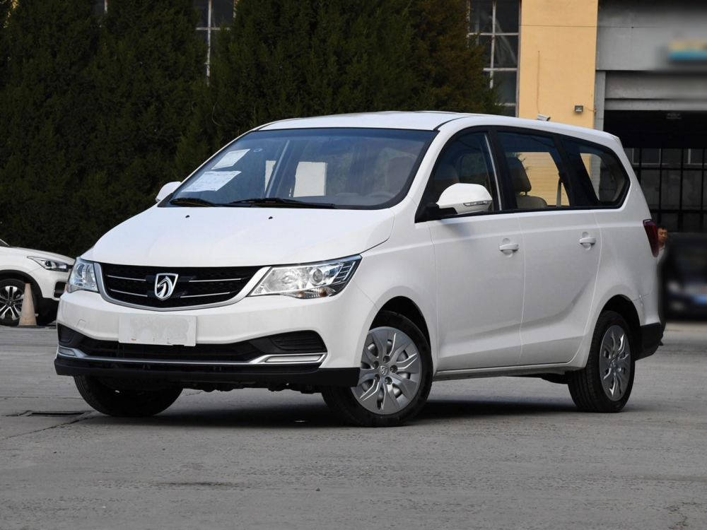 比五菱实用的国产面包车,轴距2米7大空间,7座布局,售6.38万