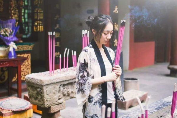 去寺院烧香拜佛切记5大禁忌尤其第4点很多人冒犯过