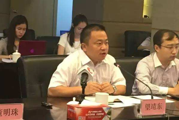 "最不该走的人走了,望靖东一直以来和董配合得天衣无缝,现在格力正