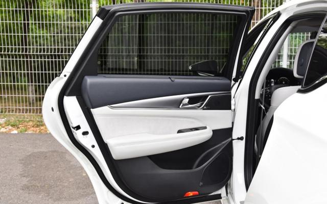 20万内就入手的国产中大型轿车，气场不输奔驰E级，还买合资？